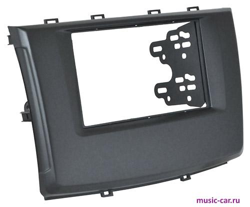 Переходная рамка со штатной автомагнитолы InCar RGW-N03