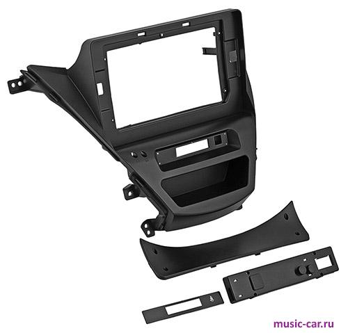 Переходная рамка со штатной автомагнитолы InCar RHY-FC1063