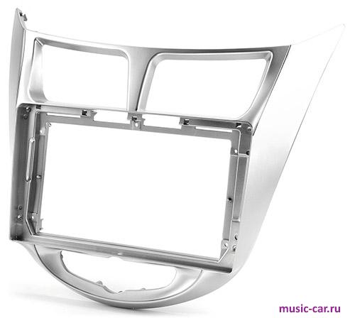 Переходная рамка со штатной автомагнитолы InCar RHY-FC322