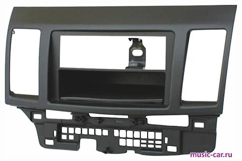 Переходная рамка со штатной автомагнитолы InCar RMS-N08