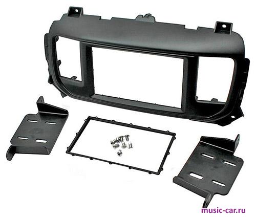 Переходная рамка со штатной автомагнитолы InCar RTY-N64