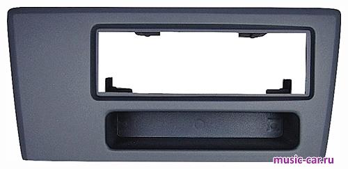 Переходная рамка со штатной автомагнитолы InCar RVL-N01