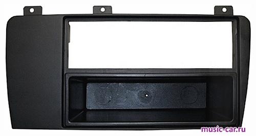 Переходная рамка со штатной автомагнитолы InCar RVL-N04