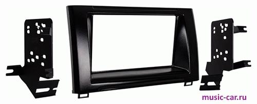 Переходная рамка со штатной автомагнитолы Metra 95--8246HG